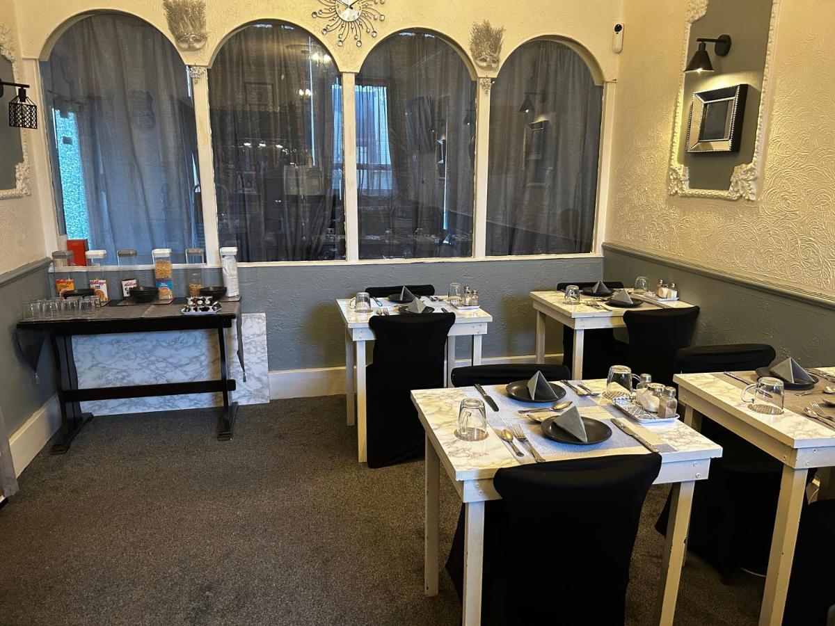 블랙풀 The Rhyl B&B 외부 사진